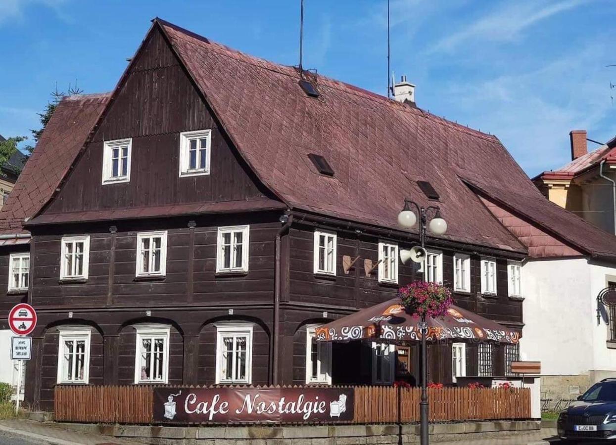 Cafe Nostalgie Dvouluzkovy Romanticky Pokoj Krásná Lípa Buitenkant foto